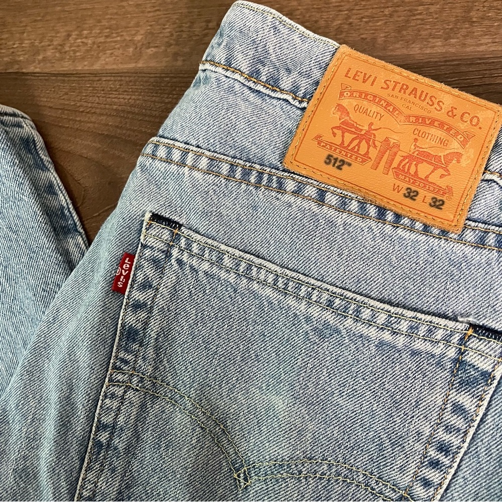 Levi's 512 Light Wash Slim Taper Jeans - Picture 5 of 9